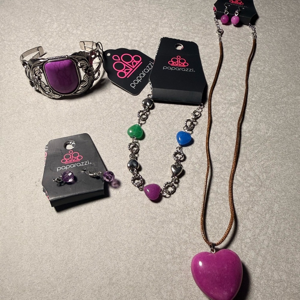 Paparazzi Vibrant Necklace and Bracelet Set